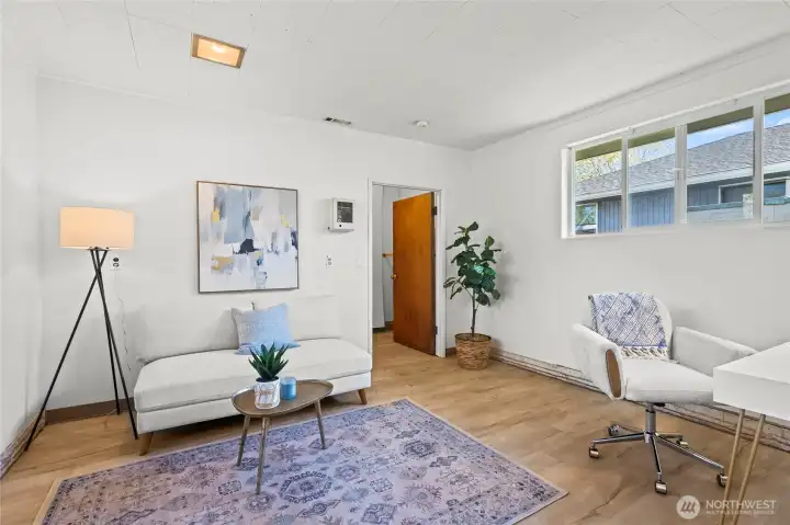 3rd bedroom / Office / Bonus space!