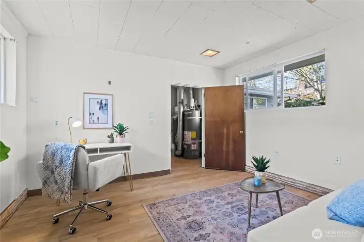 3rd bedroom / Office / Bonus space!