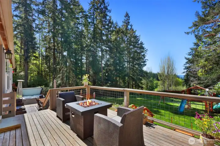 Large entertaining deck with amazing views