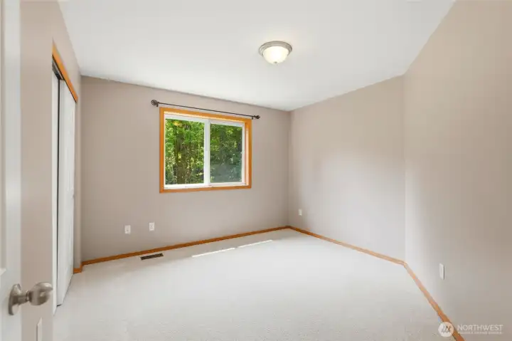 Second bedroom.