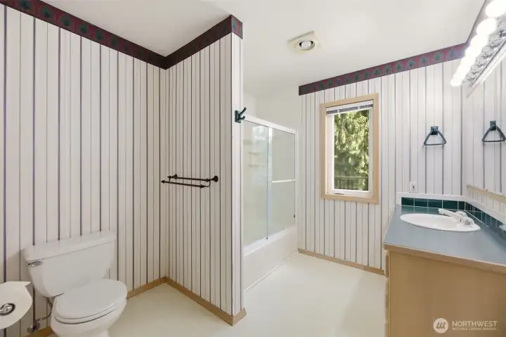 2nd Bedroom Bath