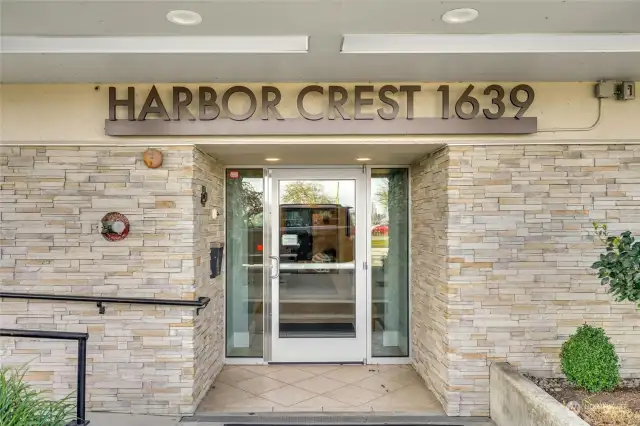 Harbor Crest Condominium