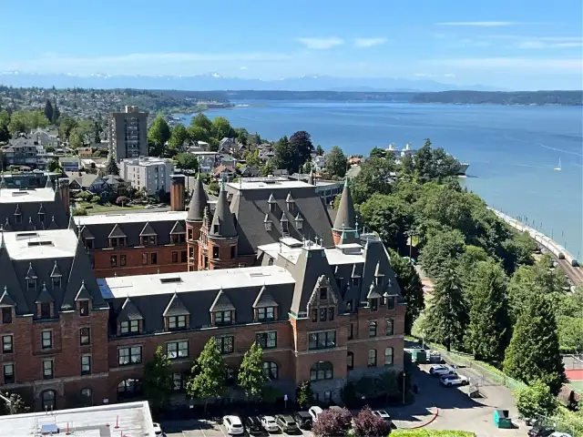 Views of the Iconic Castle!