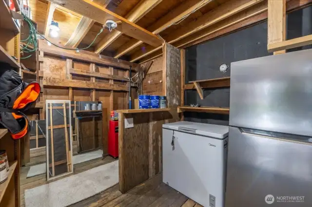 Interior of attached storage. Appliances stay!
