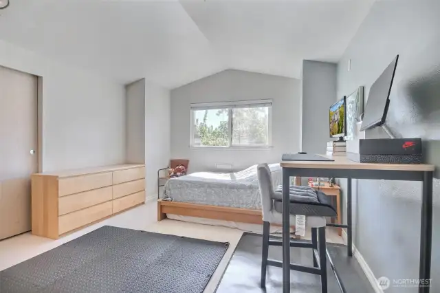 Upper level full bath