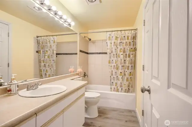 Upper level full bath
