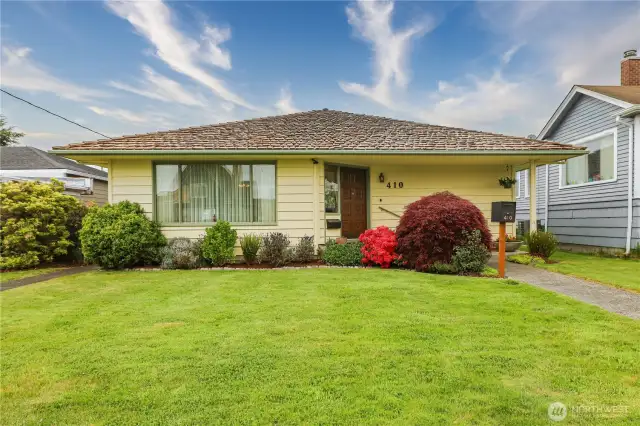 Quality 70's Construction.  Attractive, with a nice floorplan.