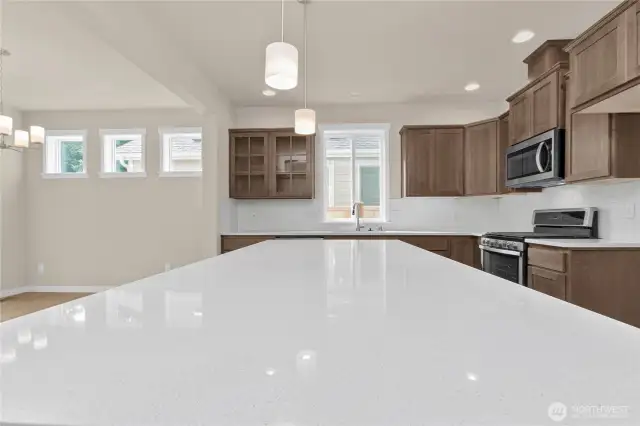 Look at the awesome island - perfect for prepping meals and entertaining!