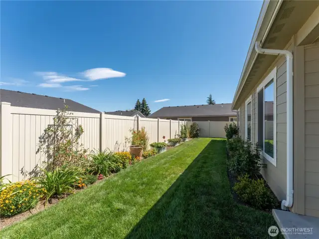beautifuly landscaped backyard