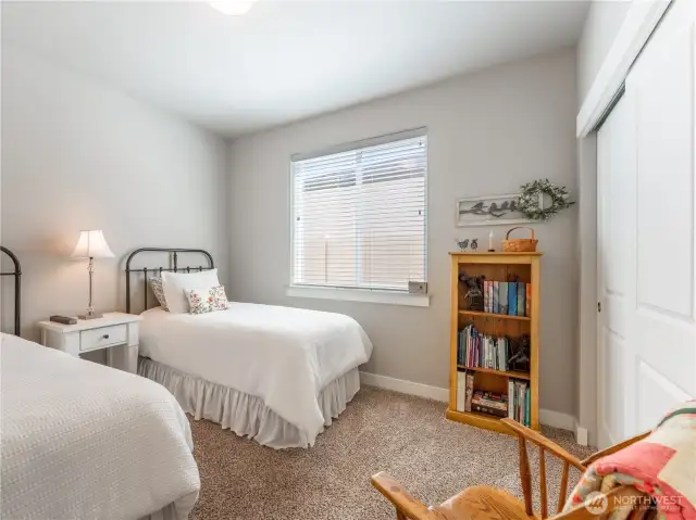 2nd bedroom