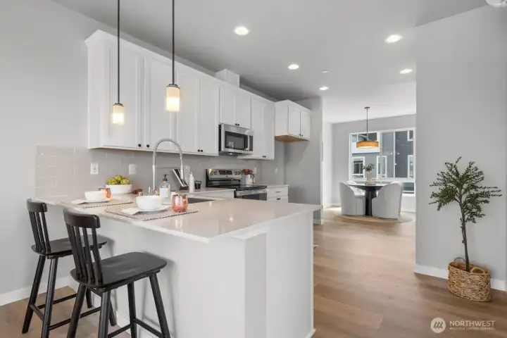 Photographs are for illustrative purposes only. Features, finishes, interior/exterior colors, landscaping and floorplan shown may vary from actual homes built.
