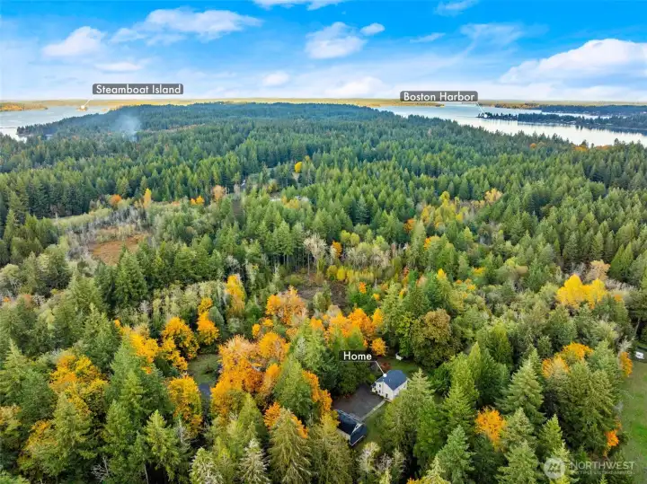 The Steamboat peninsula has a lot to offer: Fitness club, two coffee stands, restuarant, hair and nail salons, county park with water access, a boat ramp, driving range....and more!