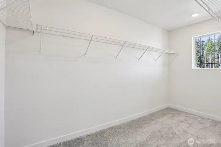 Photos are of a different homesite.  Finishes may vary.