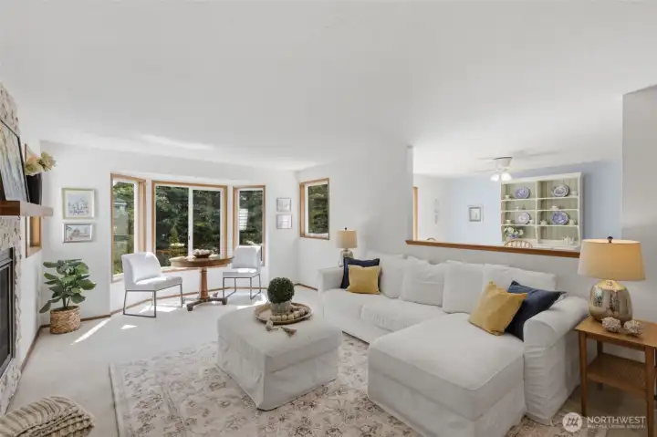 Large living room great for entertaining