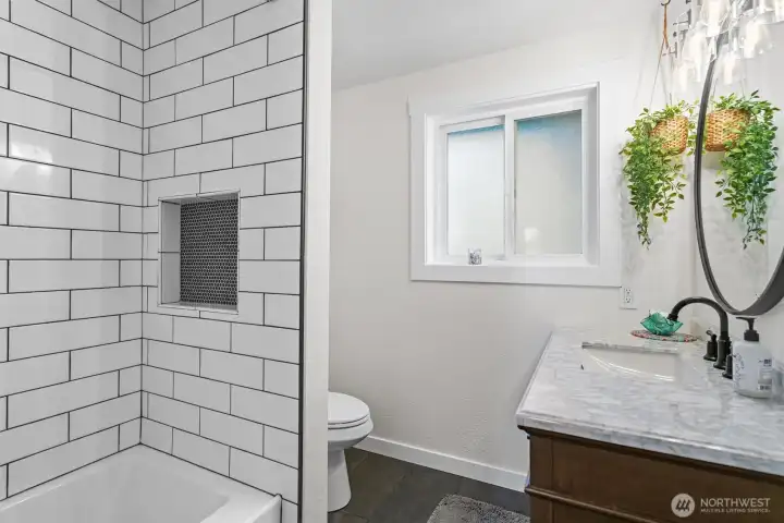 main hall full bathroom