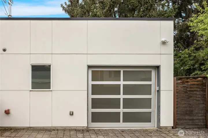 Detached garage