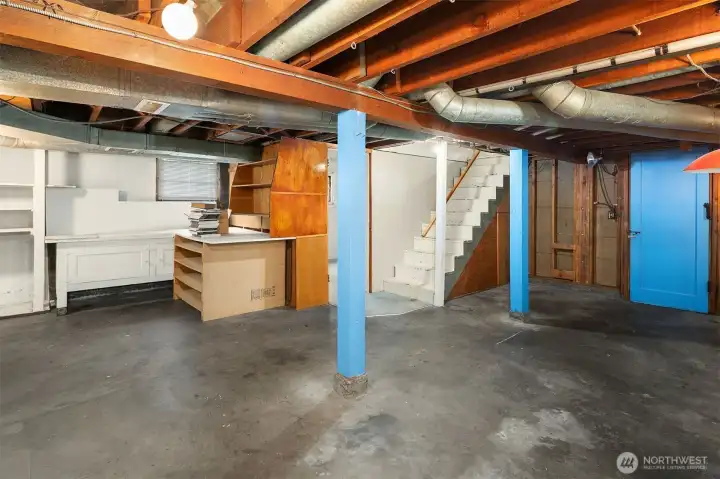 Unfinished basement with great ceiling height