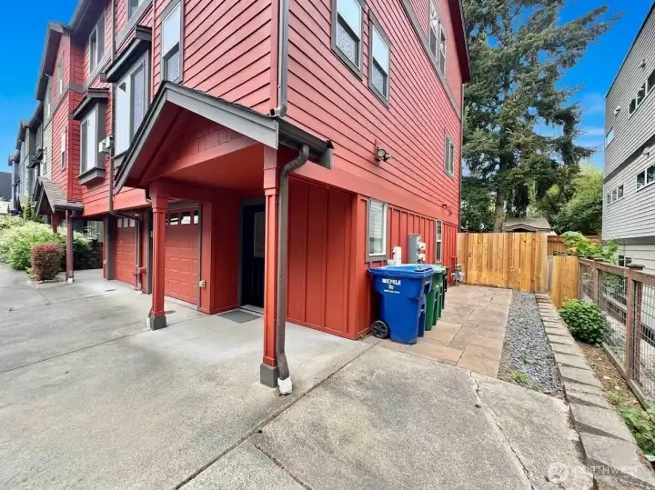 2nd Parking Space located directly outside front door! 2nd Parking Space located directly outside front door!