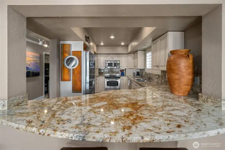Kitchen and breakfast bar