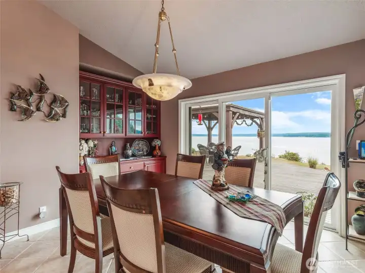 Dinning room for a large table