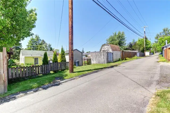 Alleyway access with parking space