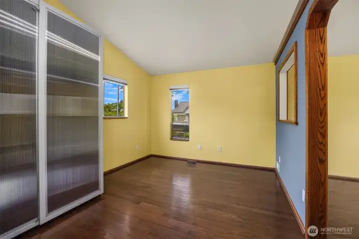 Wall can be closed to create two separate rooms. Wall can be closed to create two separate rooms.