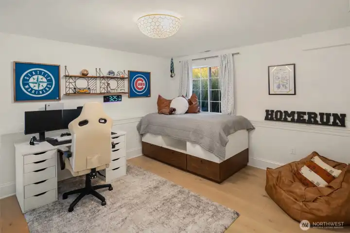 4th bedroom (5th bedroom not pictured) 4th bedroom (5th bedroom not pictured)