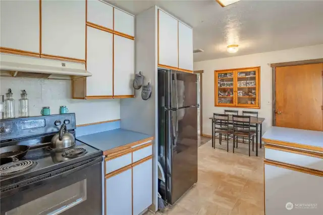 Kitchen to Dining Area