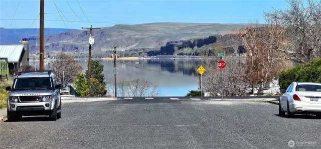 Looking down street with Soap Lake view. Only a couple blocks away.