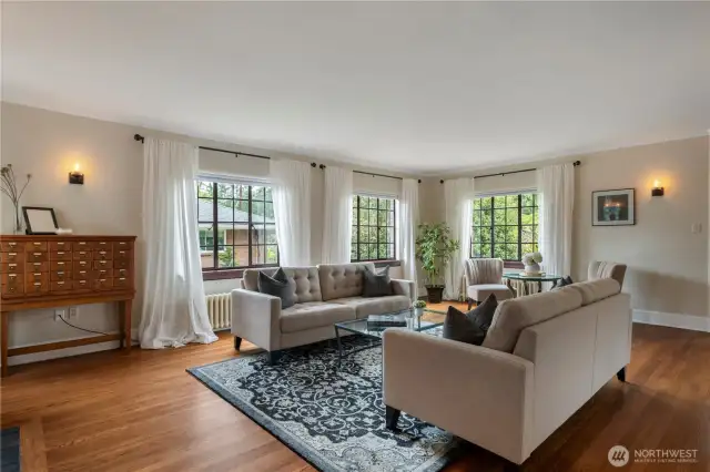 Elegant steel windows welcome the outside in