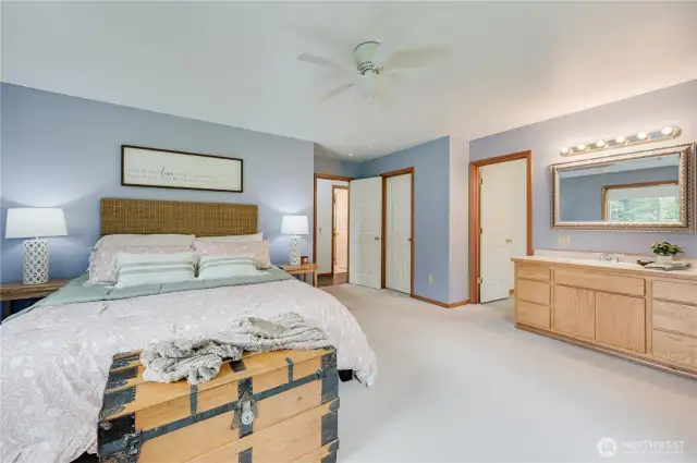 Walk in closet and convenient second sink area, perfect for two people getting ready at the same time