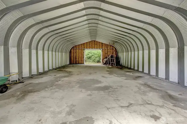 950 sqft Shop