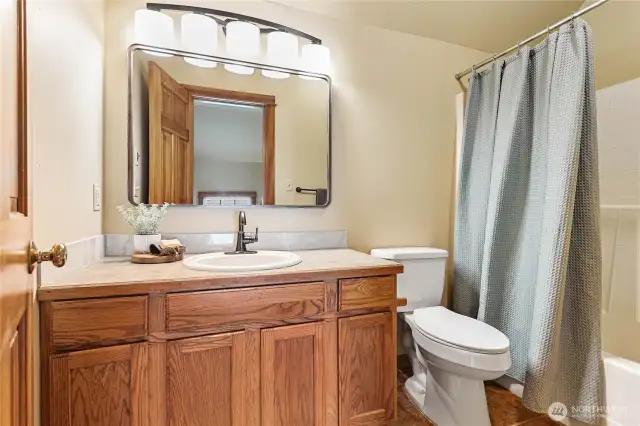 Full second floor bathroom.