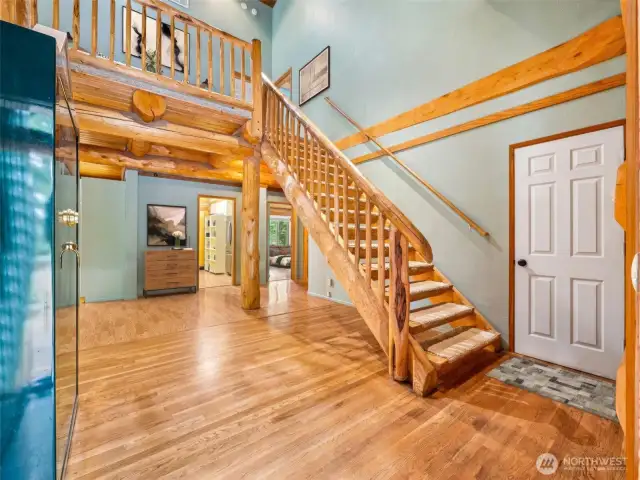 Beautiful, Warm Entry Way.