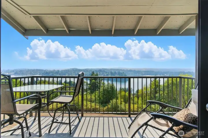 360 degree views from the balcony