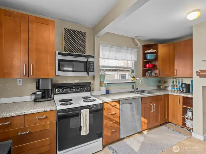 There's an abundance of space for all of your cooking and baking needs.