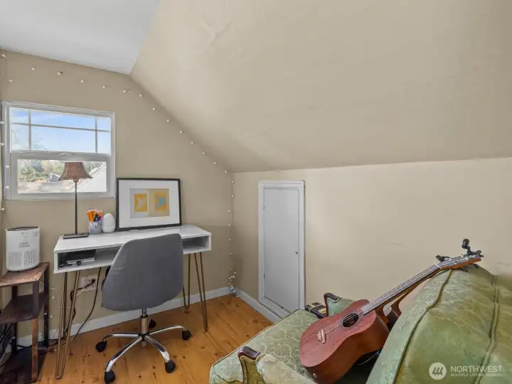 The office nook is nice and private and gives nice views out the window.