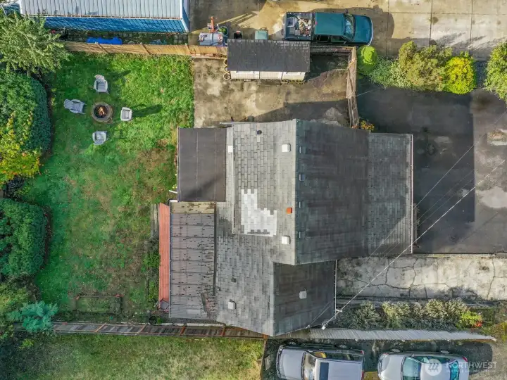 The front has so much room for parking!