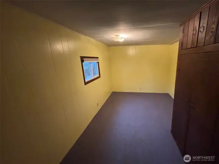 Second bedroom.