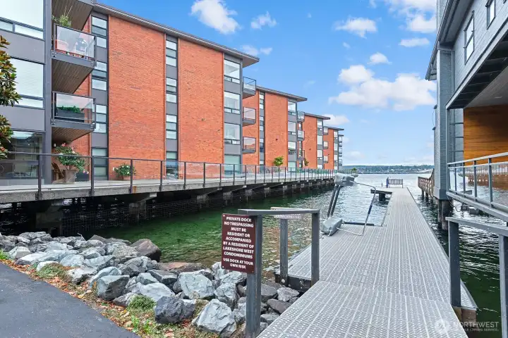 Short term moorage for boating visitors