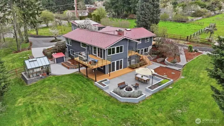 Private back yard with beautiful territorial views.