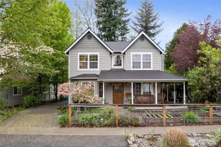 South Bay Living at it's finest! This charming home is ready for new stewards.