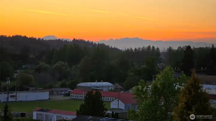 Sunset on 5-11-26. Taken from deck. Zoomed in a bit. No filters used.