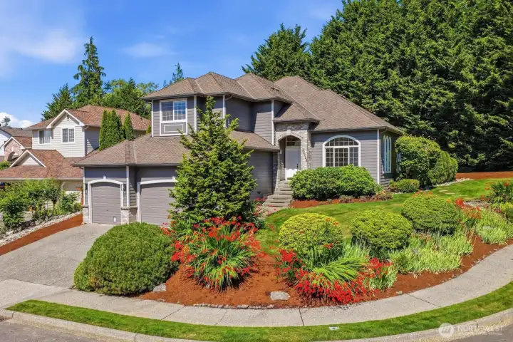 Impeccably Cared For Home Offering Refined Comfort, a Dramatic Entry, Mature Landscaping & Timeless Architectural Details. Impeccably Cared For Home Offering Refined Comfort, a Dramatic Entry, Mature Landscaping & Timeless Architectural Details.