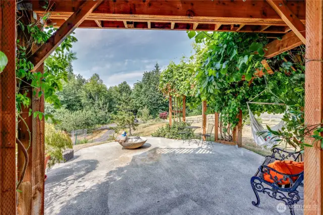 Outside patio with firepit