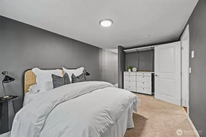 Primary suite with closet system
