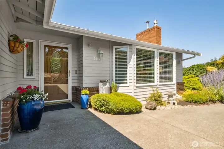 Welcoming front entry!