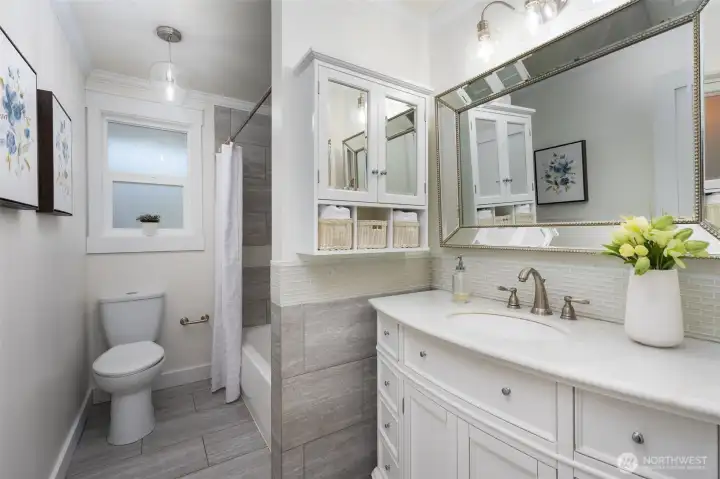 Updated full bathroom