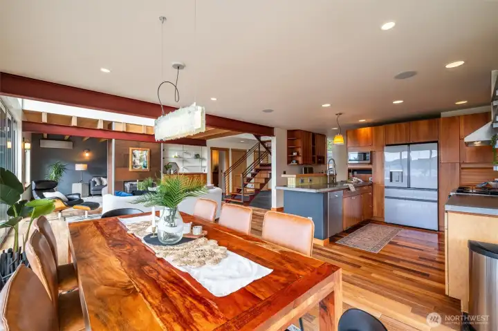 Beautiful warm tones in a modern design.