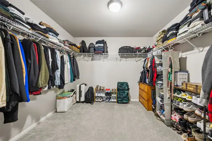 10x10 Walk-in Closet